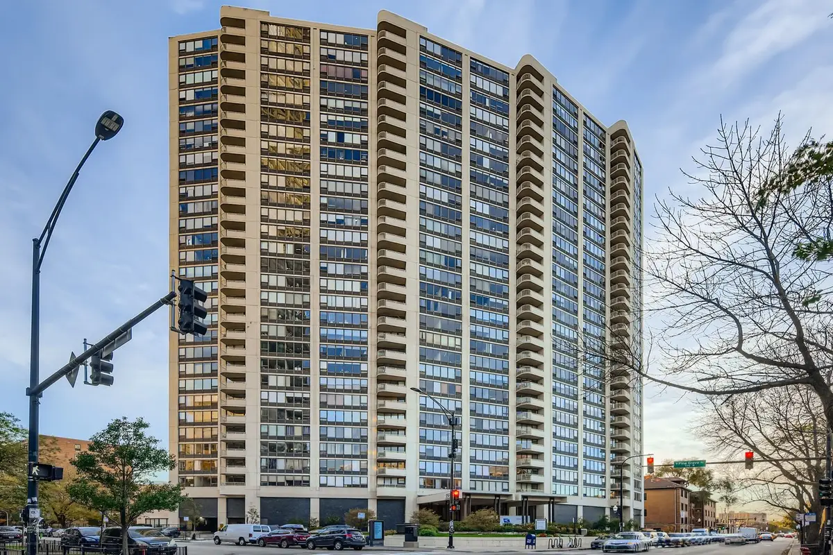 3930 N Pine Grove Avenue #805, Chicago, IL 60613 - Image #1