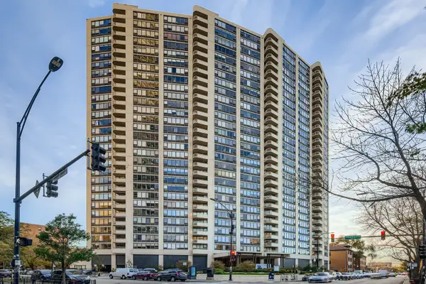 3930 N Pine Grove Avenue #805, Chicago, IL 60613