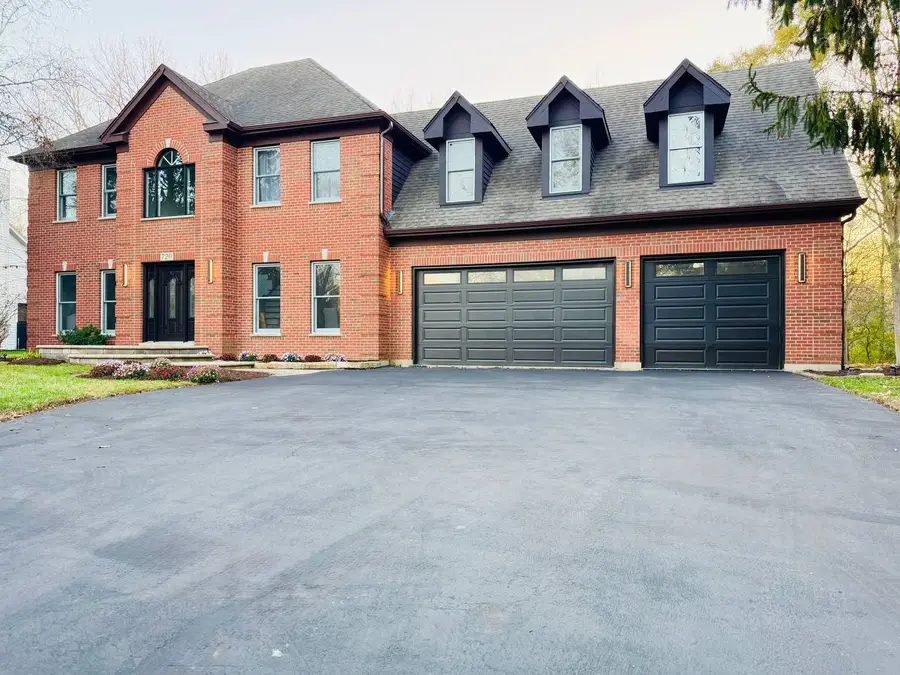 720 Tulip Circle, Island Lake, IL 60042 - Image #2