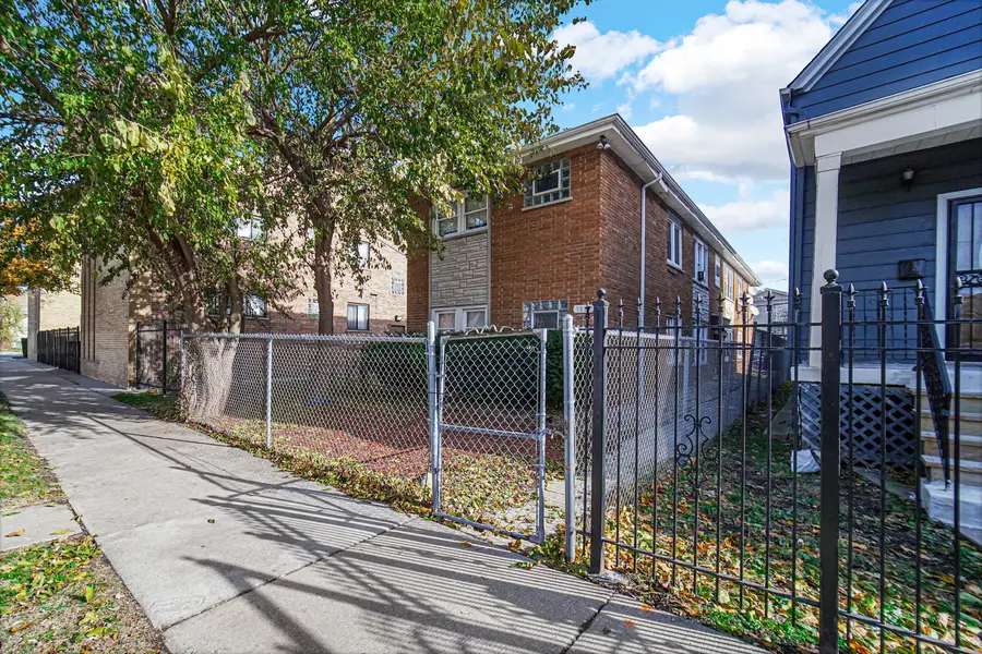 7915 S Dobson Avenue, Chicago, IL 60619 - #2