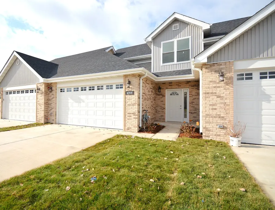 7423 Covington Place, Justice, IL 60458 - Image #2