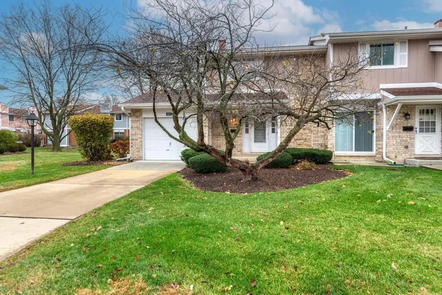 1631 Southampton Court, Wheaton, IL 60189 - Image #2