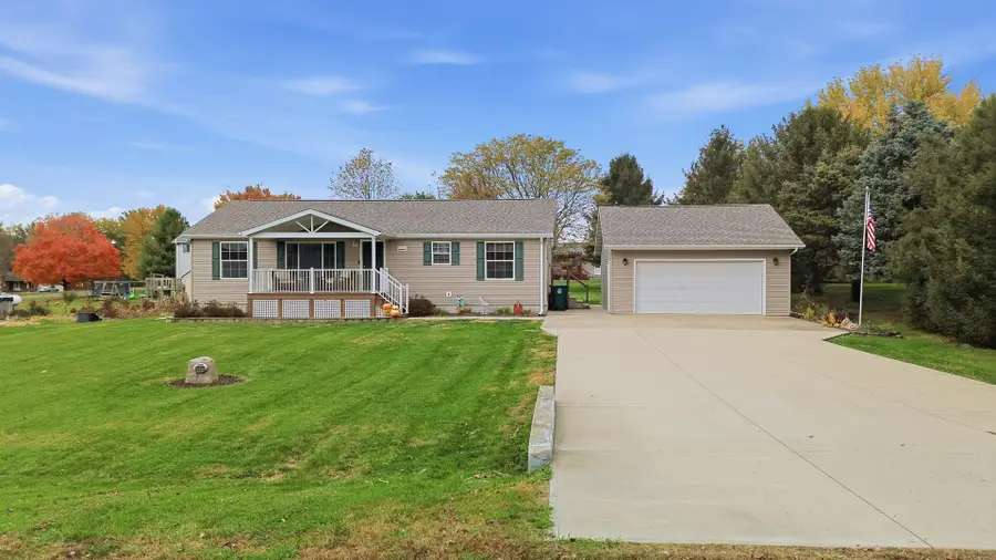 28902 Carriage Drive, Sterling, IL 61081 - Image #2