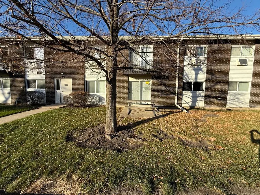 8936 Northshore Drive #104D, Des Plaines, IL 60016 - Image #2
