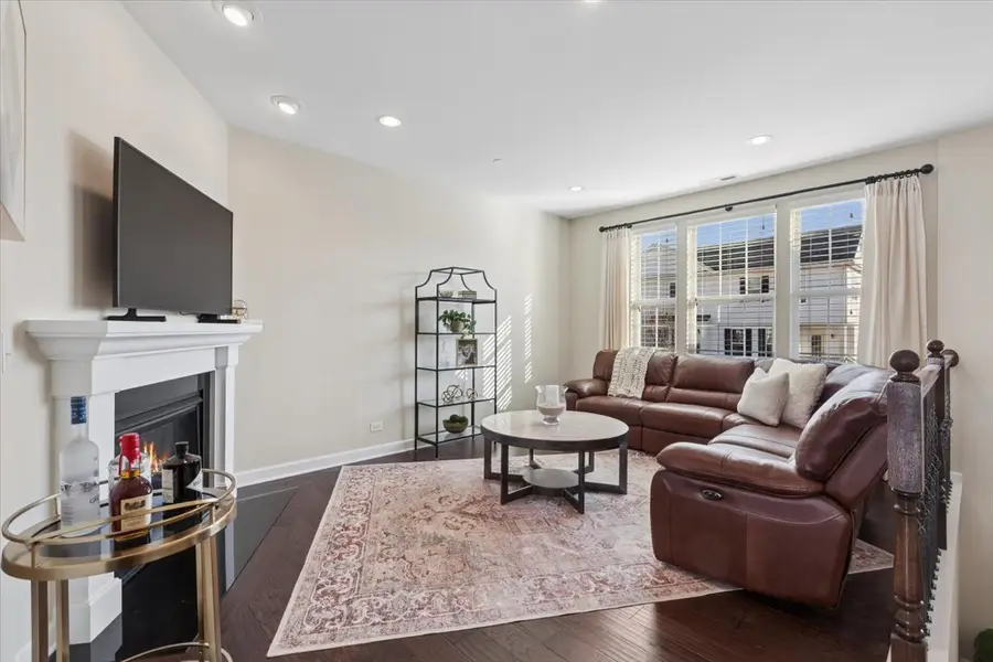 824 E Wing Street, Arlington Heights, IL 60004 - #2