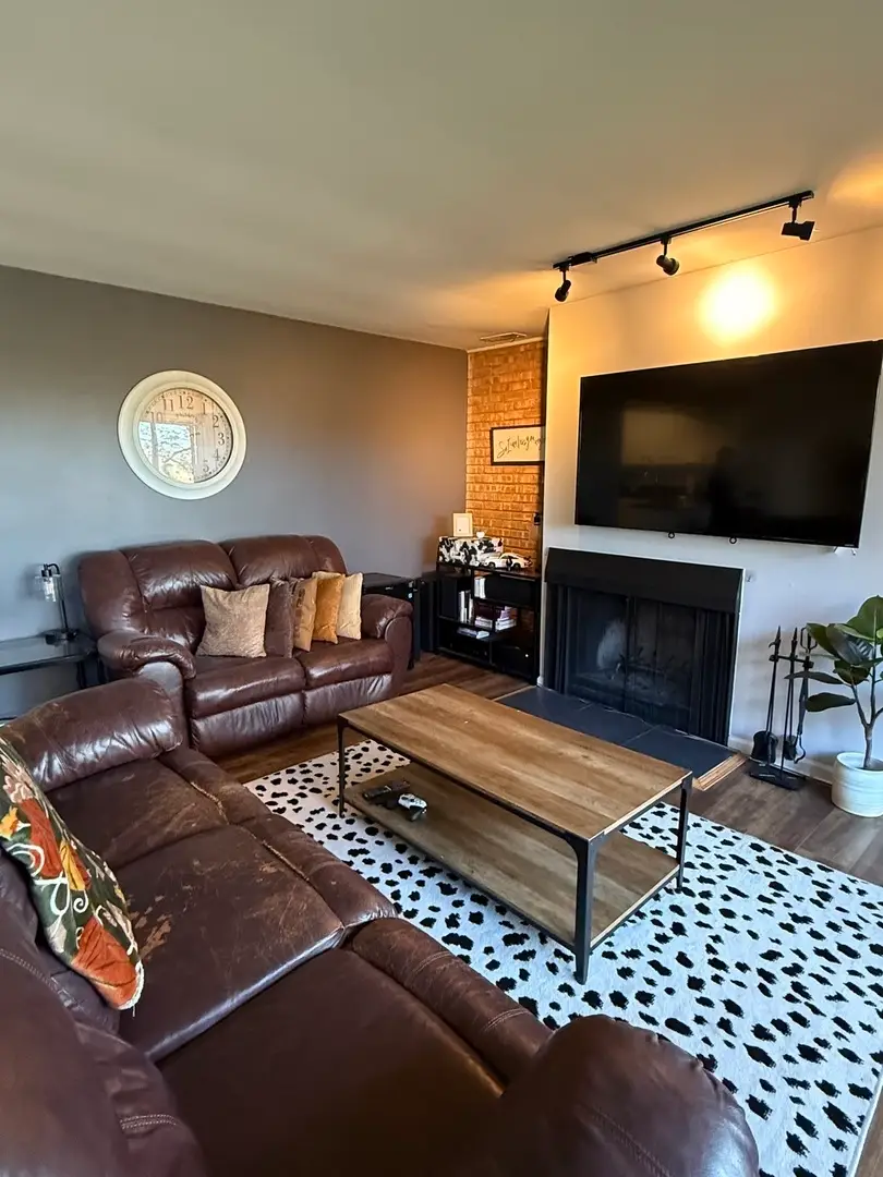 5811 Oakwood Drive #C, Lisle, IL 60532 - Image #3