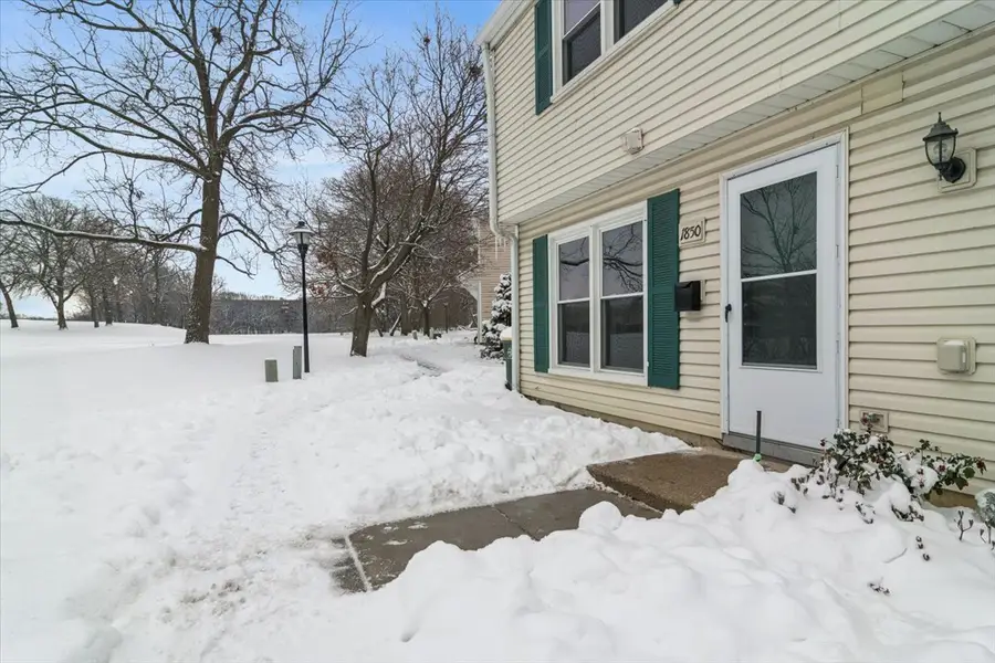 1850 Jamestown Circle, Hoffman Estates, IL 60195 - Image #2
