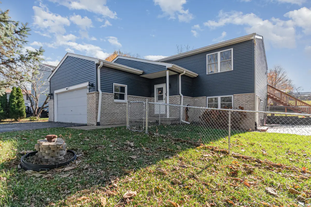 135 Lotus Drive, Lakemoor, IL 60051 - Image #1