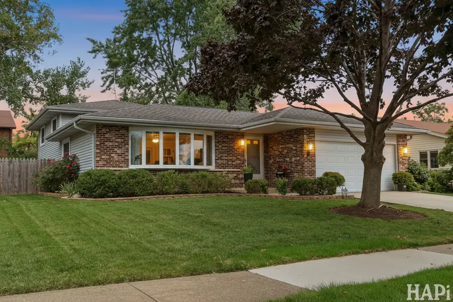 1942 Trail Ridge Street, Arlington Heights, IL 60004 - Image #2