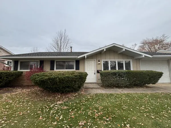 724 Surrey Drive, Streamwood, IL 60107