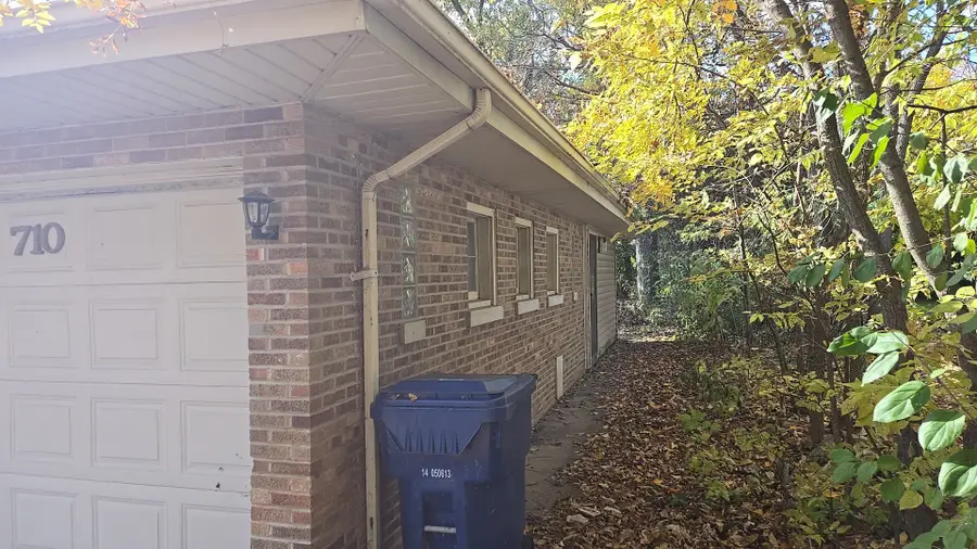 710 Bruce Avenue, Flossmoor, IL 60422 - Image #2