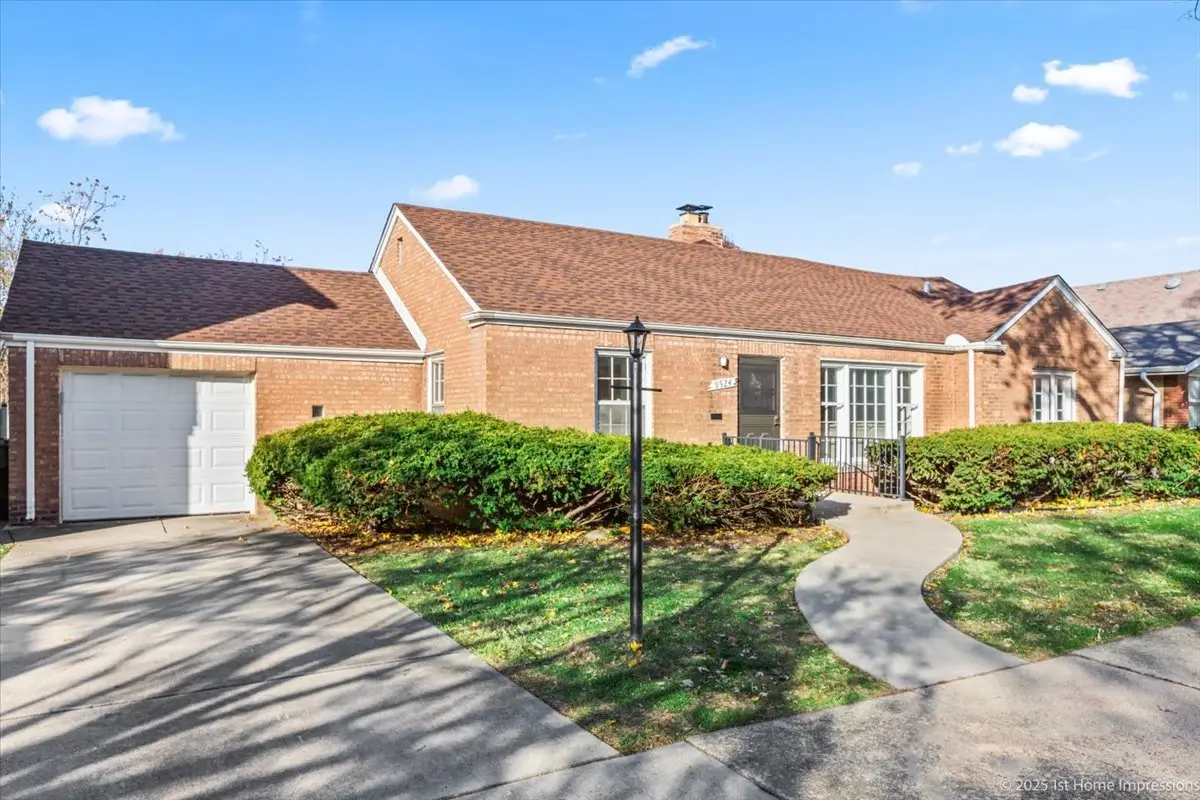 9524 S Francisco Avenue, Evergreen Park, IL 60805 - Image #1