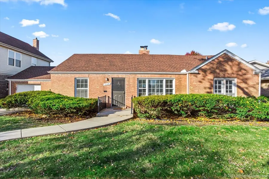 9524 S Francisco Avenue, Evergreen Park, IL 60805 - Image #2