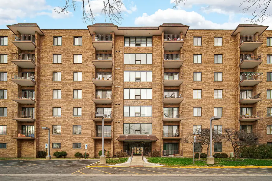 Address Withheld By Seller, Mount Prospect, IL 60056 - Image #2