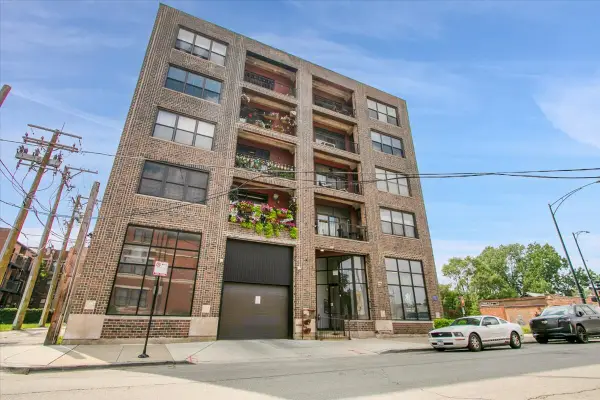 809 E 40th Street #4-4, Chicago, IL 60653