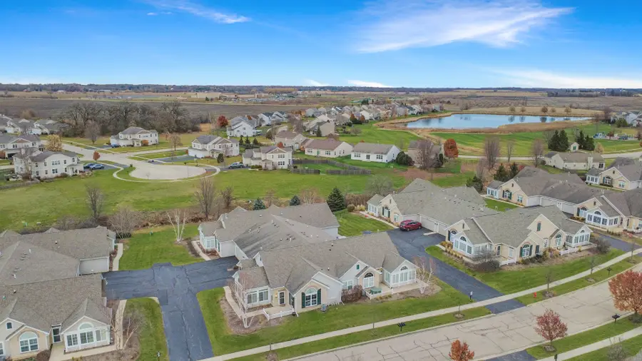 619 Schumann Street, Woodstock, IL 60098 - Image #2