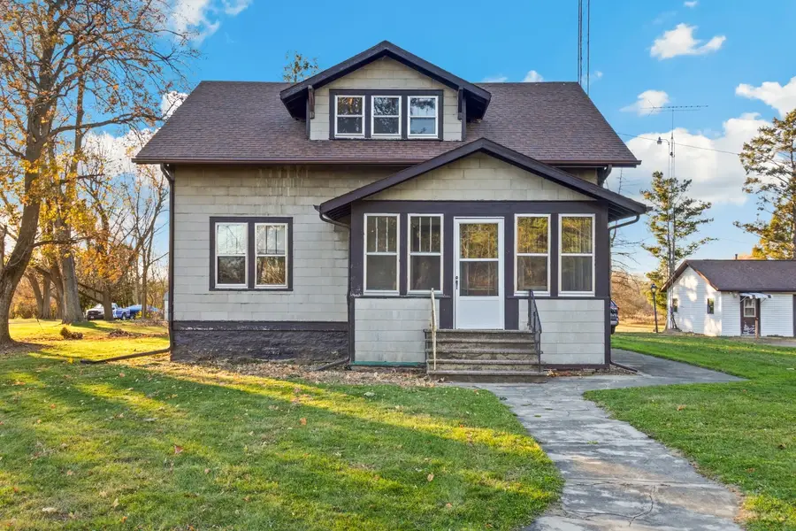 1737 N Brinton Avenue, Dixon, IL 61021 - Image #2