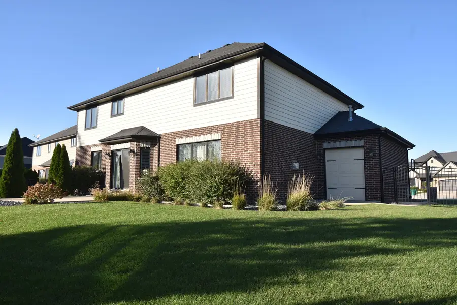 13735 W Lake Shore Court, Manhattan, IL 60442 - Image #2