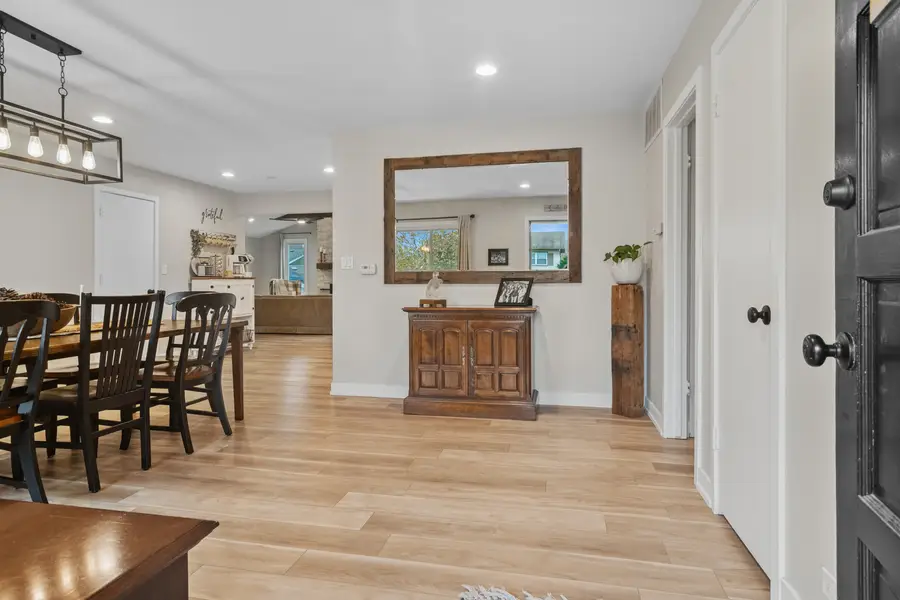 124 Braemar Drive, Elk Grove Village, IL 60007 - Image #2