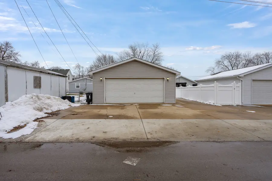 147 N Fulton Avenue, Bradley, IL 60915 - Image #2