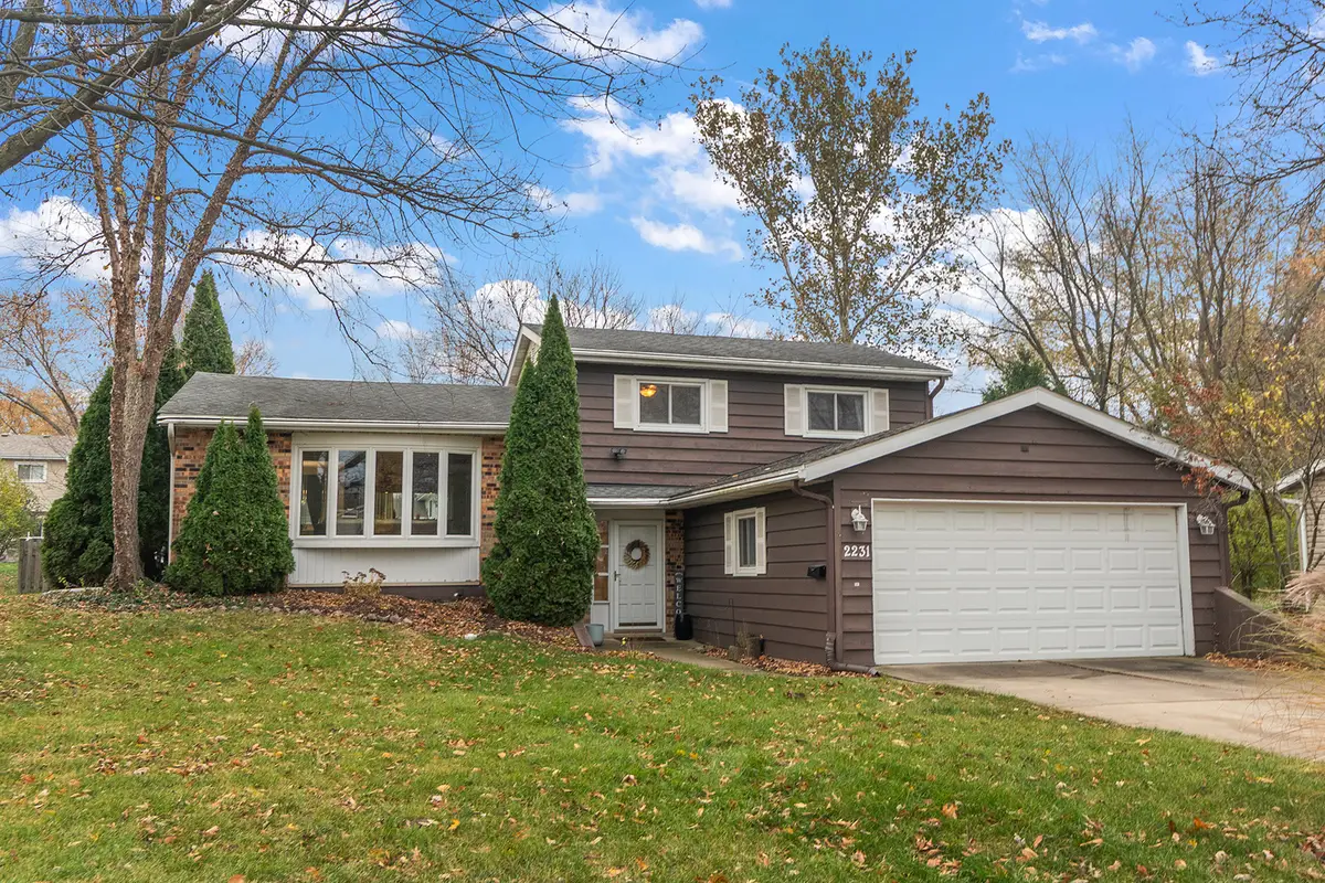 2231 S Bradford Drive, Wheaton, IL 60189 - Image #1