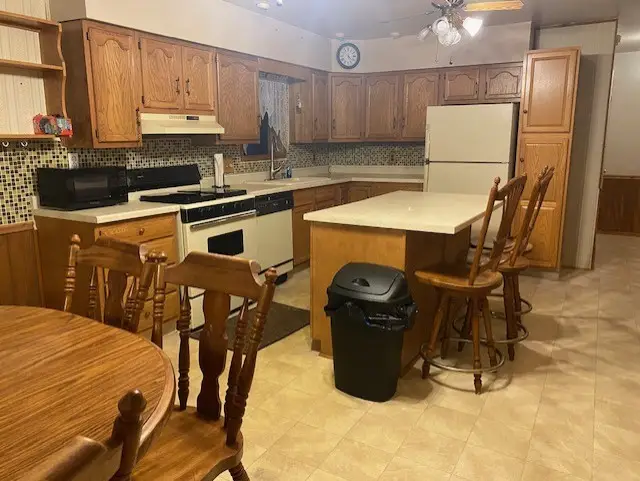 1547 1/2 Pulaski Street, Peru, IL 61354 - Image #2