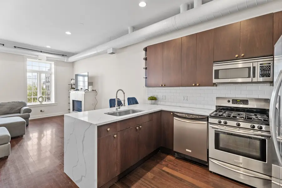 636 N Racine Avenue #4S, Chicago, IL 60642 - Image #2