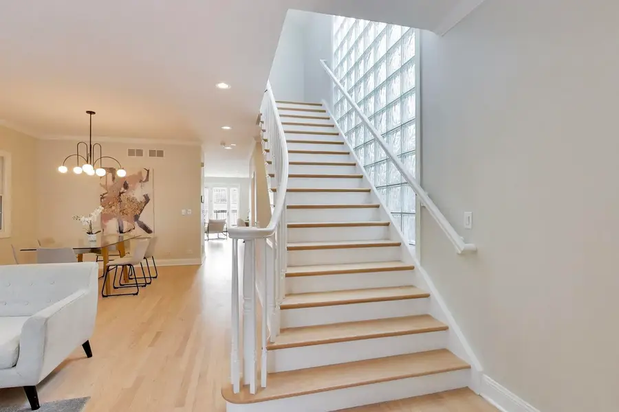 1919 W Fletcher Street, Chicago, IL 60657 - Image #2