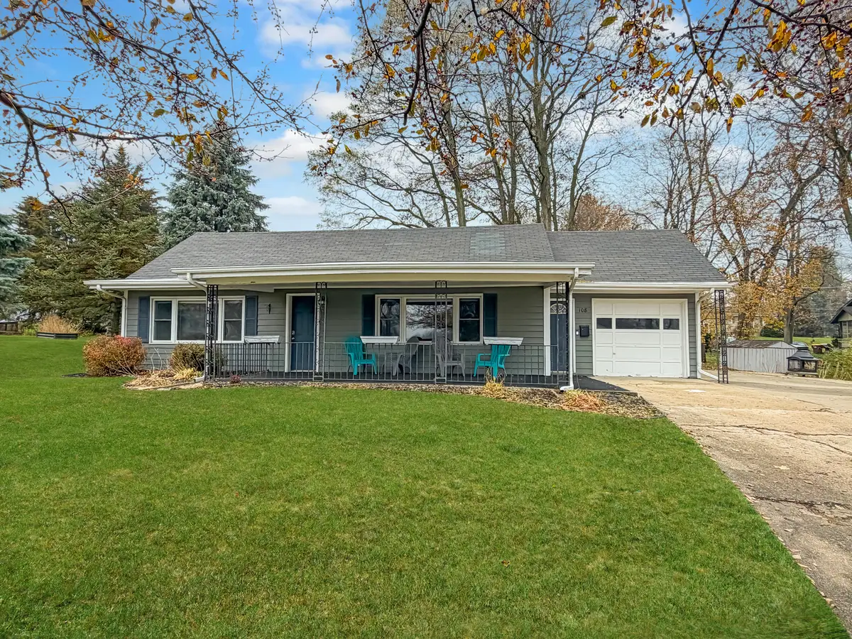 108 E South Street, Freeport, IL 61032 - Image #1
