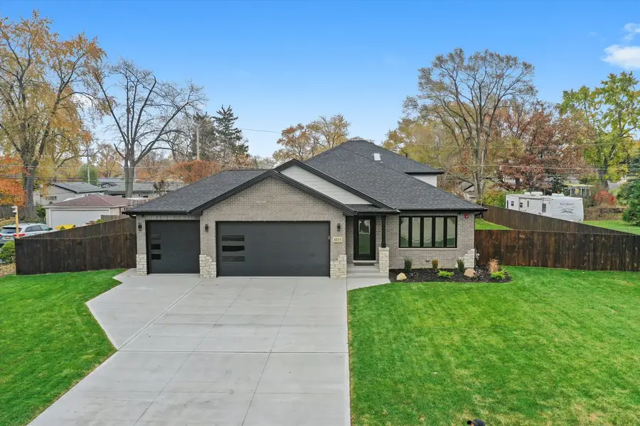 8015 S 85th Avenue, Justice, IL 60458 - Image #2