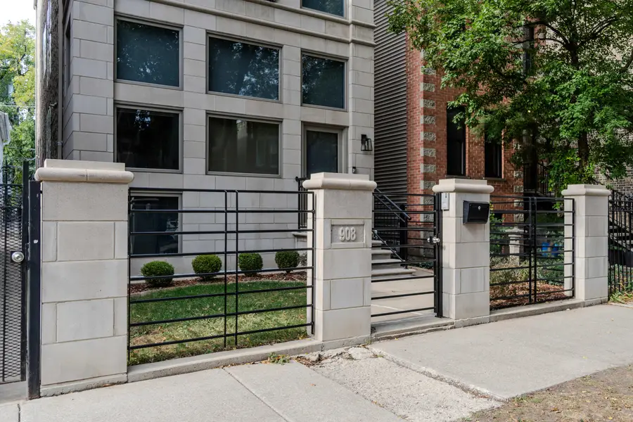 908 N Winchester Avenue, Chicago, IL 60622 - Image #2