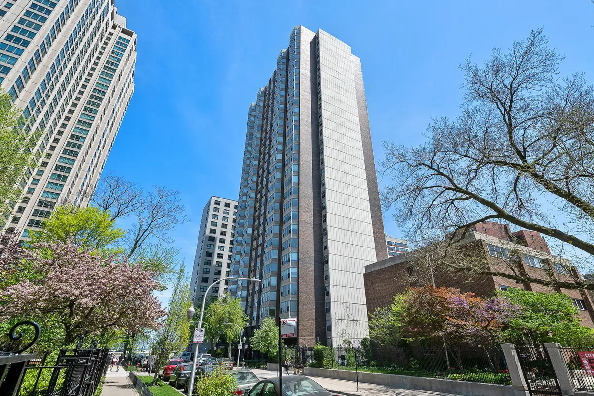 525 W Hawthorne Place #1608, Chicago, IL 60657 - Image #1