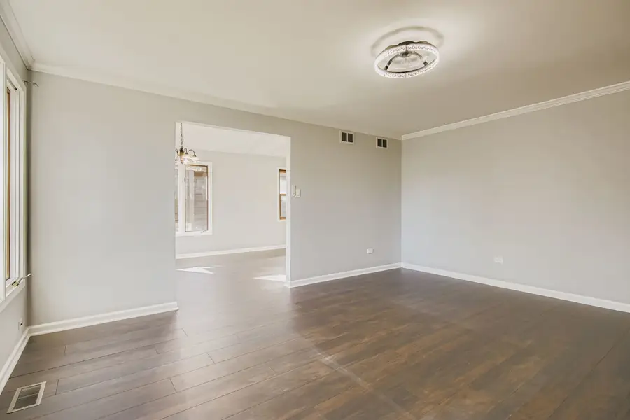 16042 Forest Avenue, Oak Forest, IL 60452 - Image #3