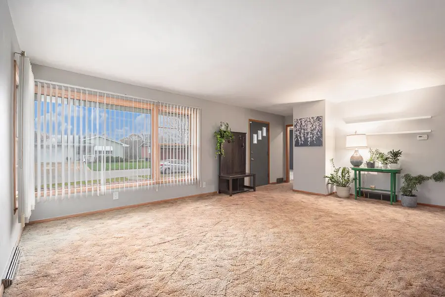 Address Withheld By Seller, Sycamore, IL 60178 - Image #3