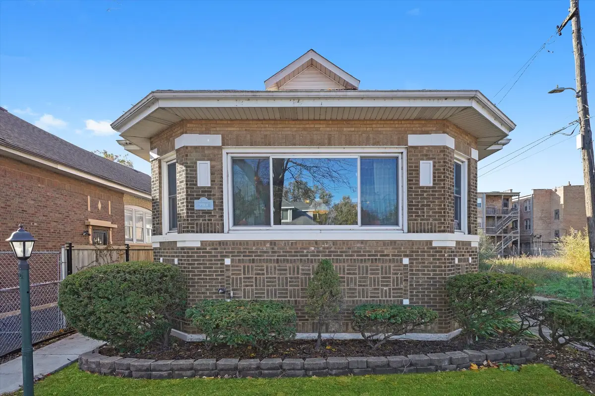 7914 S Oglesby Avenue, Chicago, IL 60617 - Image #1
