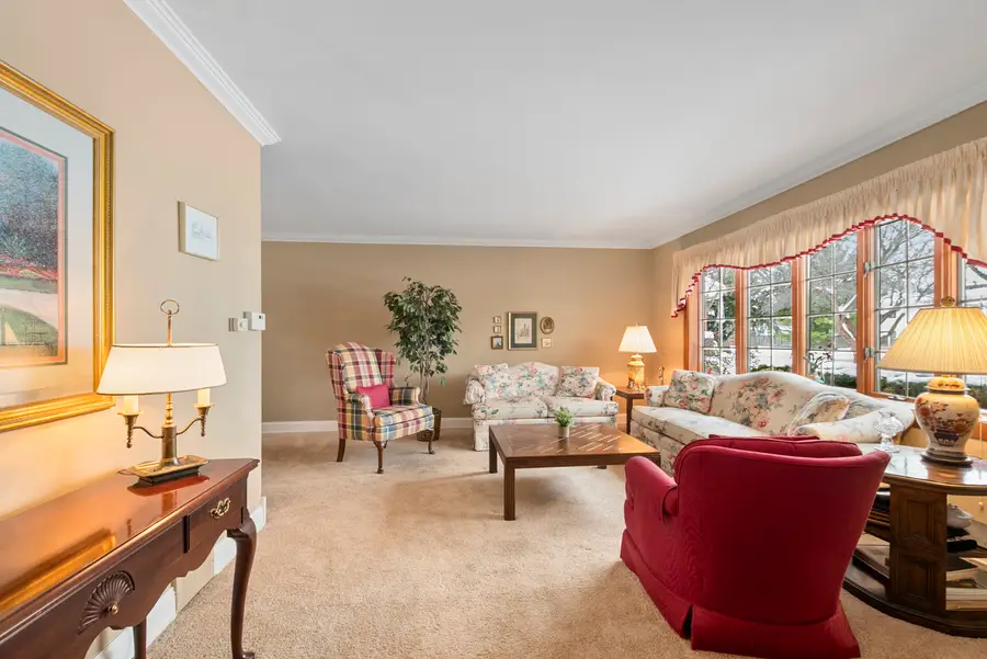 9 Merry Court, Countryside, IL 60525 - Image #2
