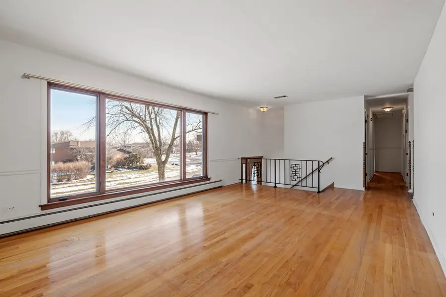 15340 Maple Drive, Oak Forest, IL 60452 - Image #2