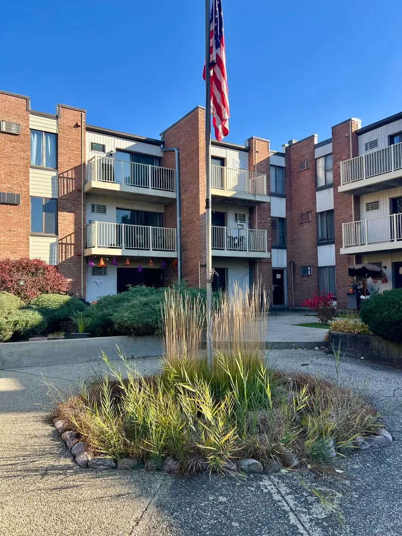 300 W Fullerton Avenue #218, Addison, IL 60101 - Image #2