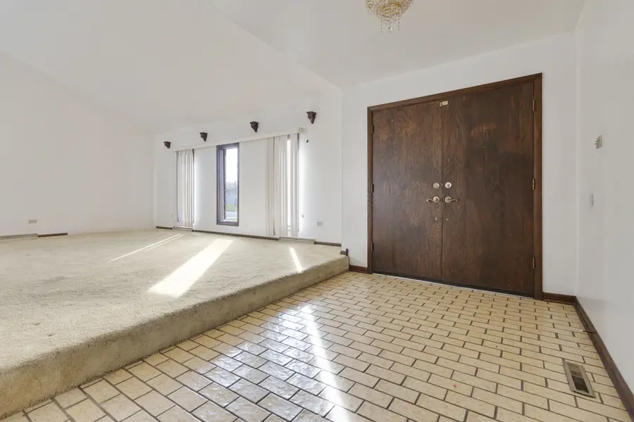 16747 Paxton Avenue, South Holland, IL 60473 - Image #2