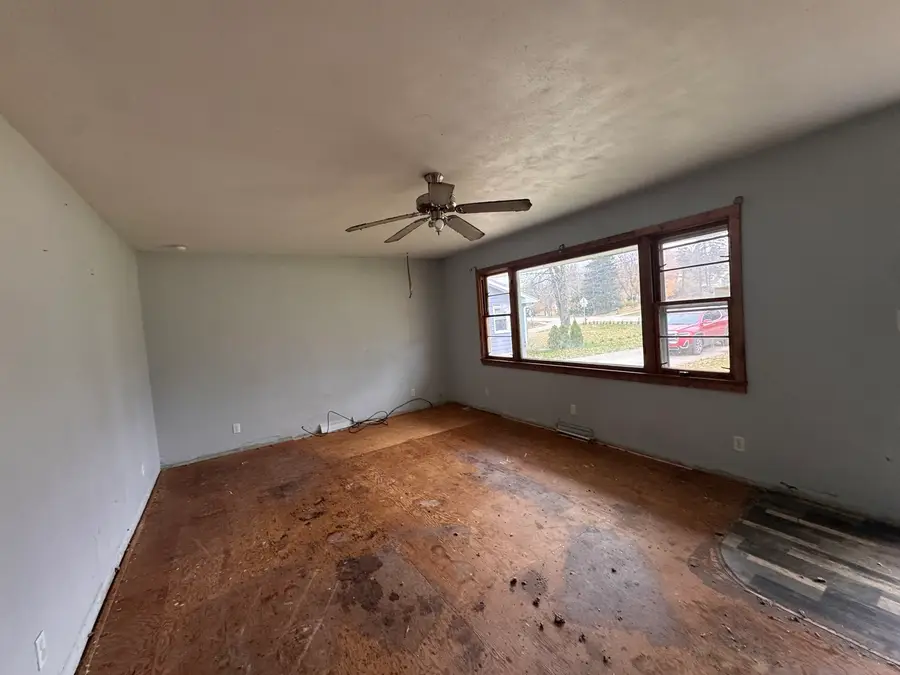 912 Chicago Avenue, Dixon, IL 61021 - Image #3