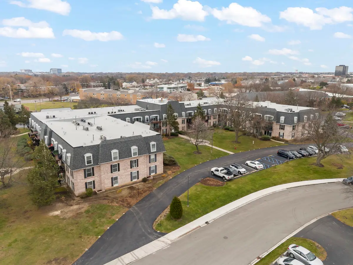 5200 Carriageway Drive #101, Rolling Meadows, IL 60008 - Image #1