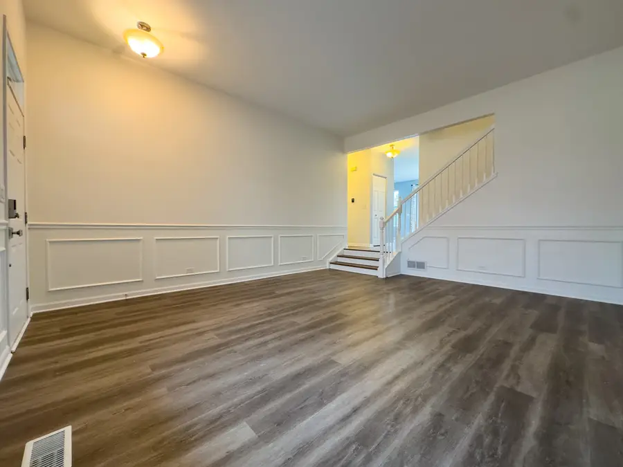 Address Withheld By Seller, Elgin, IL 60124 - Image #3