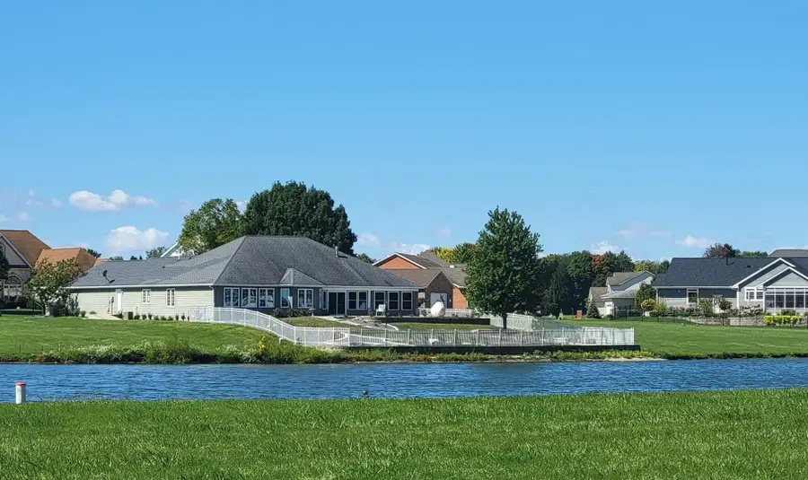 501 N Beacon Hill Circle, Urbana, IL 61802 - Image #2