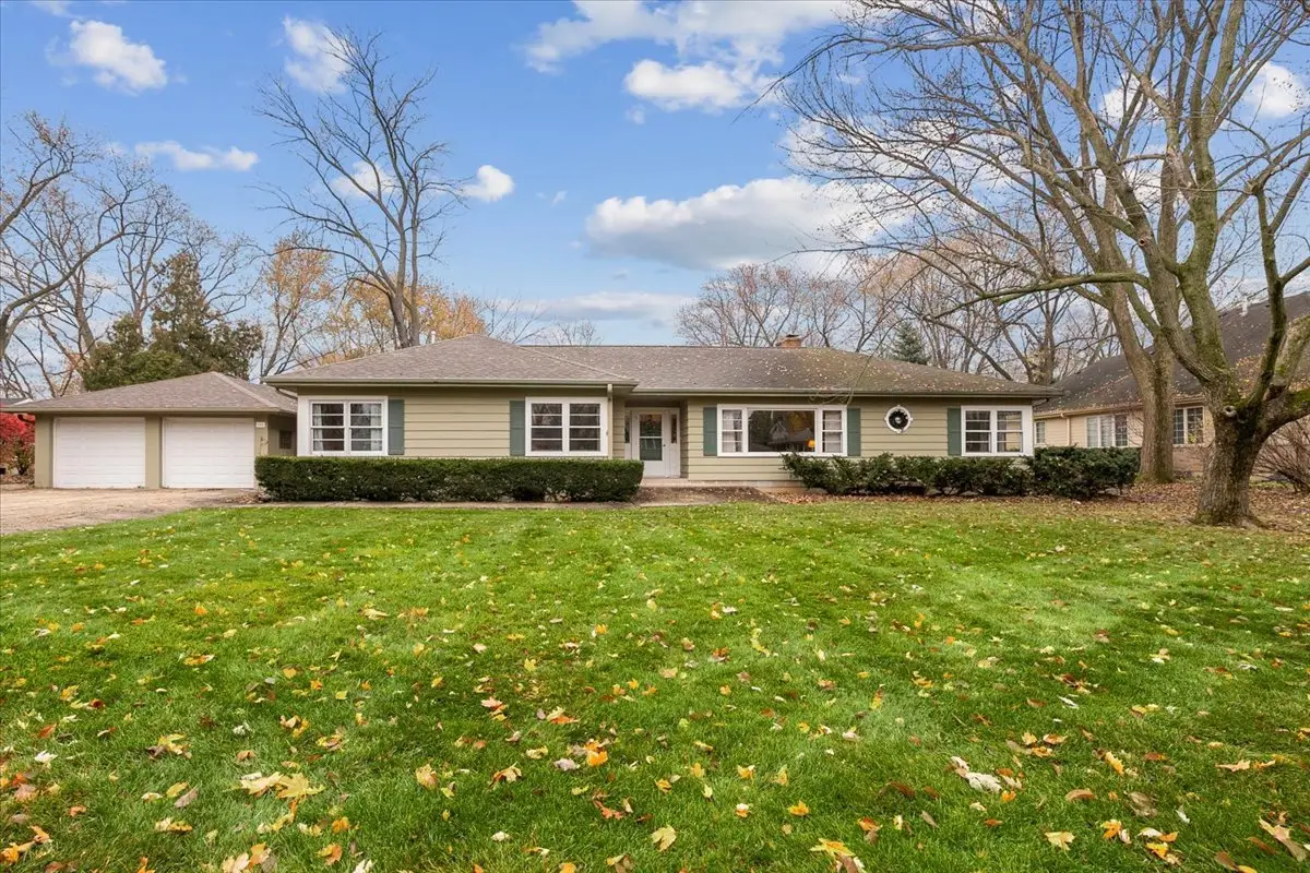 223 S Glendale Avenue, Barrington, IL 60010 - Image #1