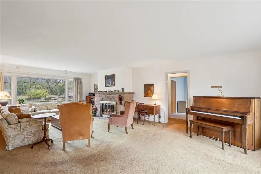 223 S Glendale Avenue, Barrington, IL 60010 - Image #2