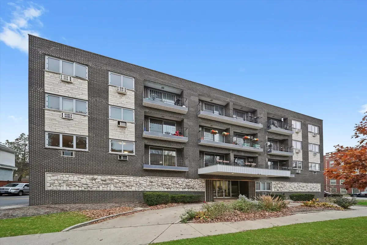 401 S Grove Avenue #1A, Oak Park, IL 60302 - Image #1