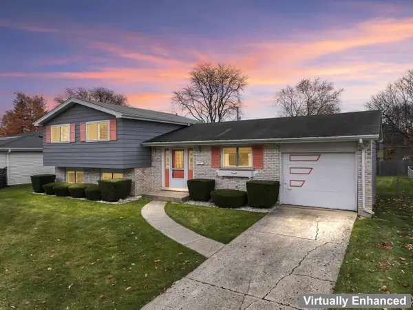 2407 N Champlain Street, Arlington Heights, IL 60004