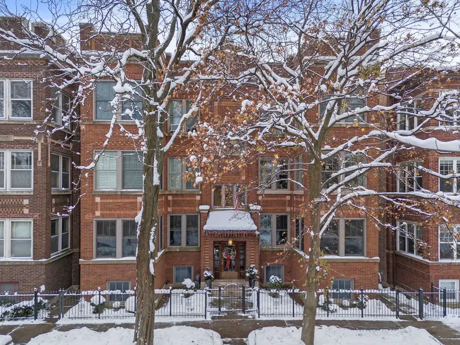 1433 W Rosemont Avenue #1W, Chicago, IL 60660 - Image #2