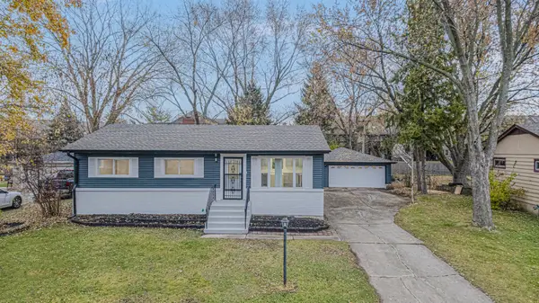 9N621 Flora Drive, Elgin, IL 60123