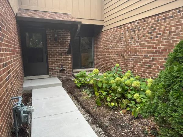 1244 Loughborough Court, Wheaton, IL 60189